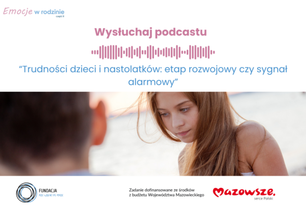Trudności dzieci i nastolatków - etap rozwojowy czy sygnał alarmowy - na zdjęciu głównym kilkunastolenia dziewczynka z długimi włosami i spuszczoną głową słucha rodzica